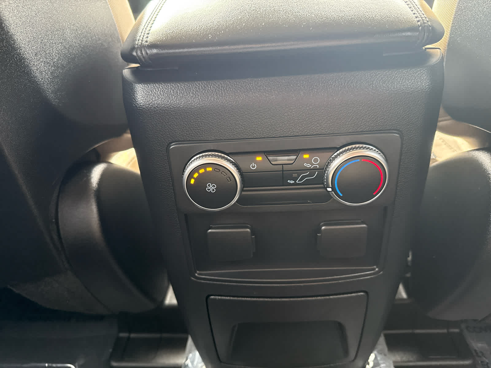 2020 Ford Explorer Base photo 16