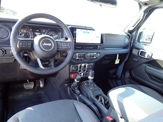 2025 Jeep Wrangler Rubicon photo 13