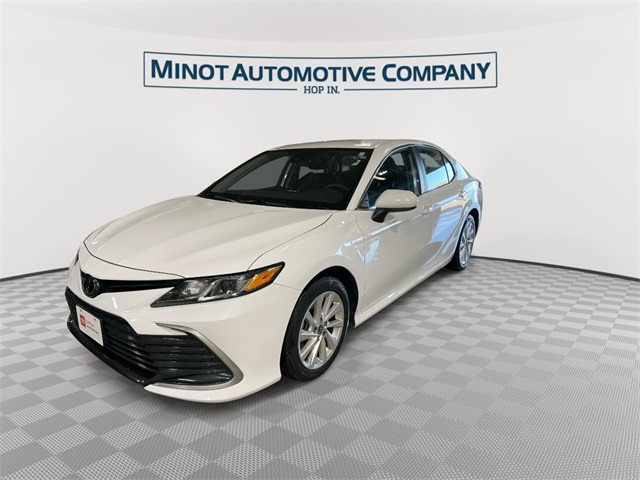 2023 Toyota Camry LE photo 4