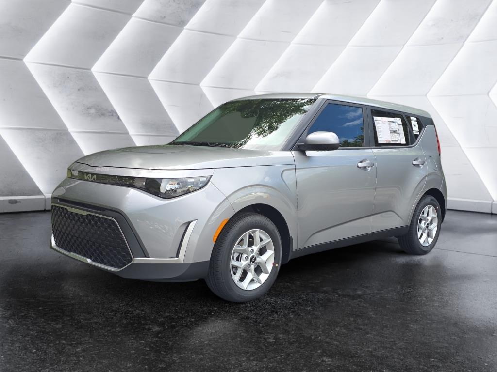 2025 Kia Soul LX's photo