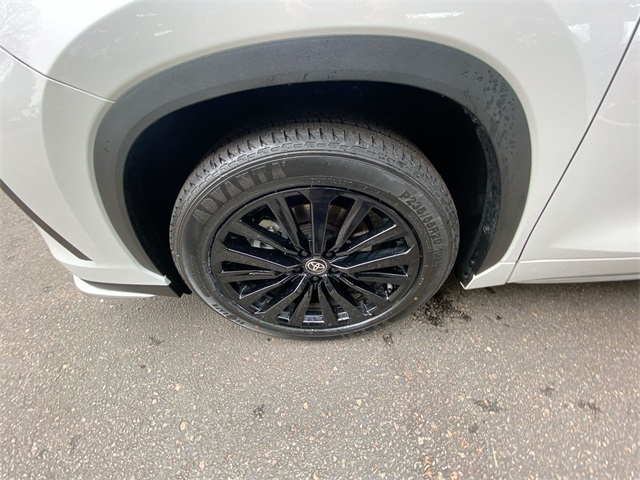 2023 Toyota Highlander XSE photo 2