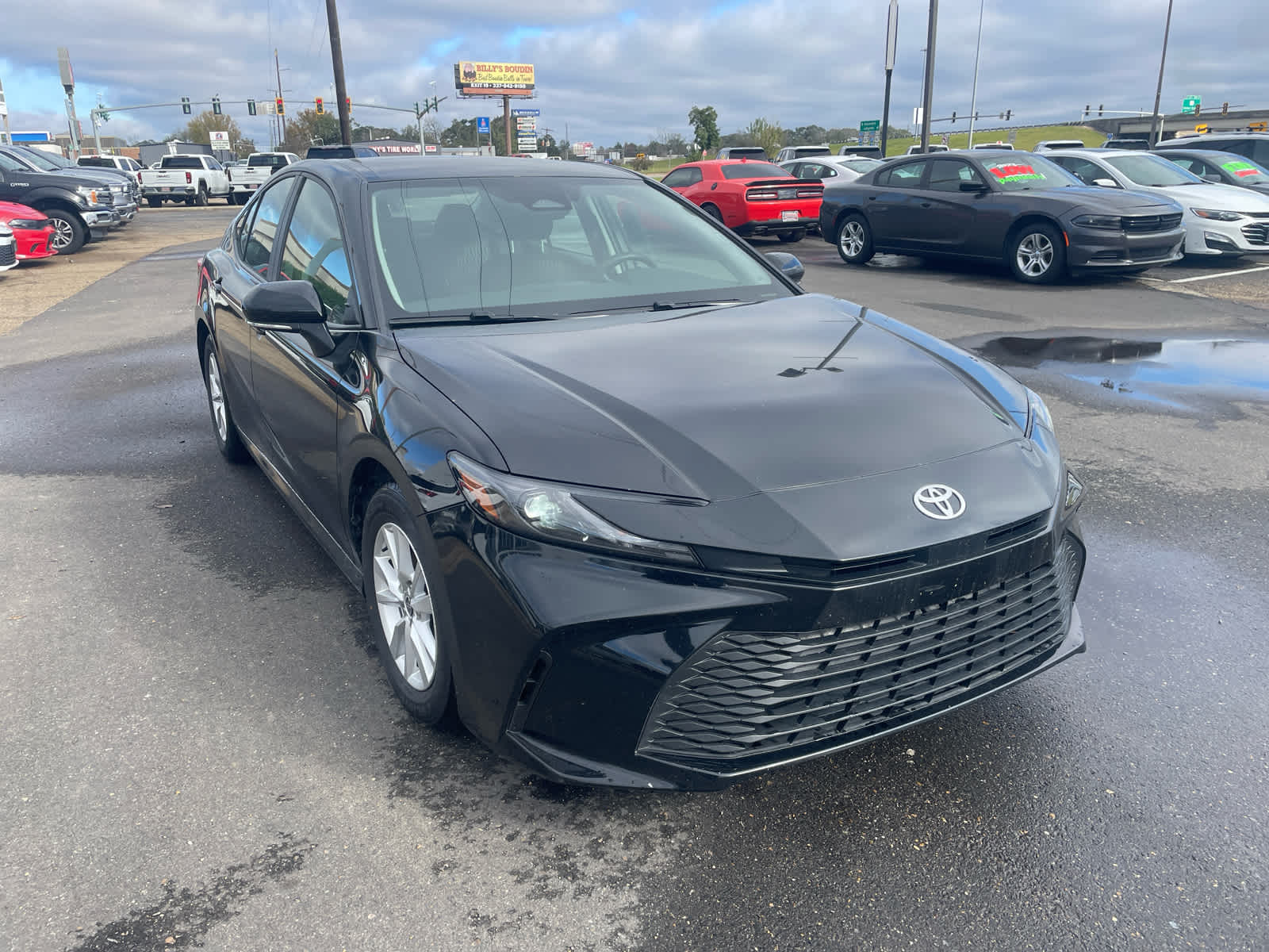 2025 Toyota Camry LE's photo