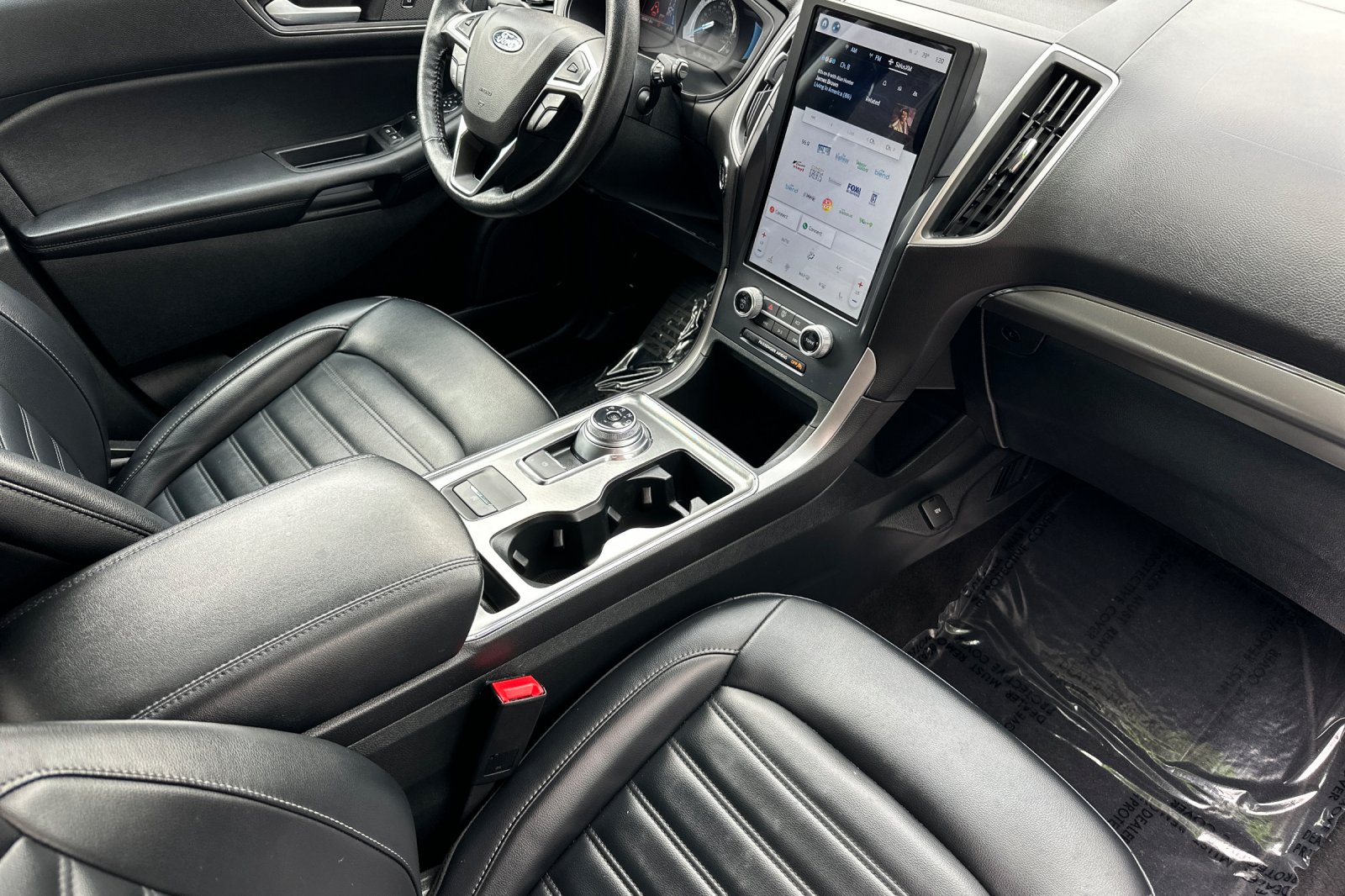 2022 Ford Edge SEL photo 15