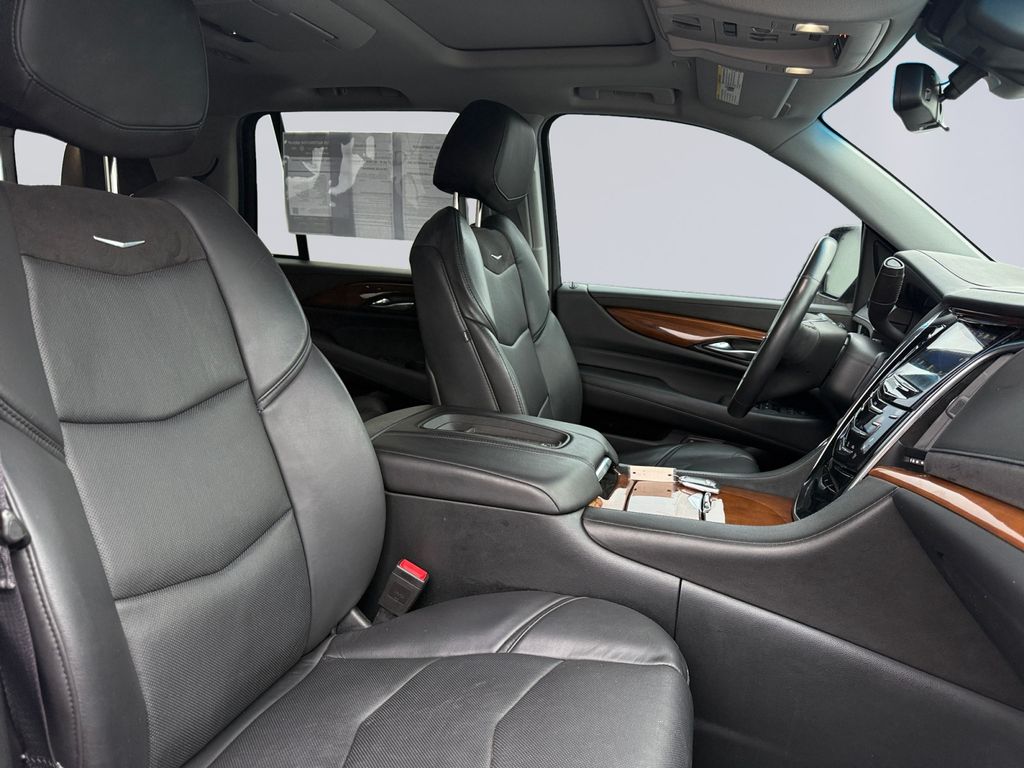 2017 Cadillac Escalade Premium Luxury photo 17