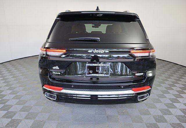 2024 Jeep Grand Cherokee Summit photo 5