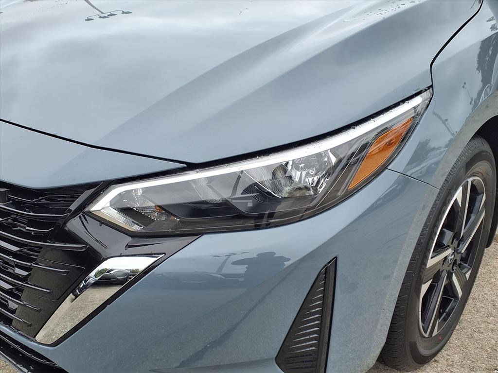 2025 Nissan Sentra SV photo 3