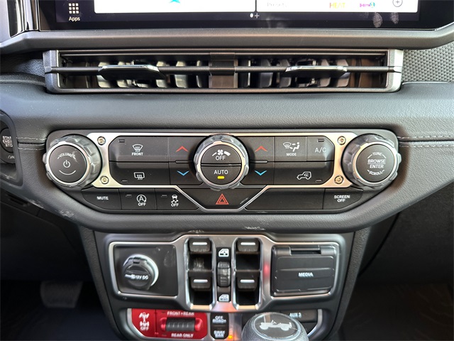 2025 Jeep Wrangler Rubicon photo 21