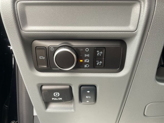 2025 Ford F-150 Lightning Lariat photo 24