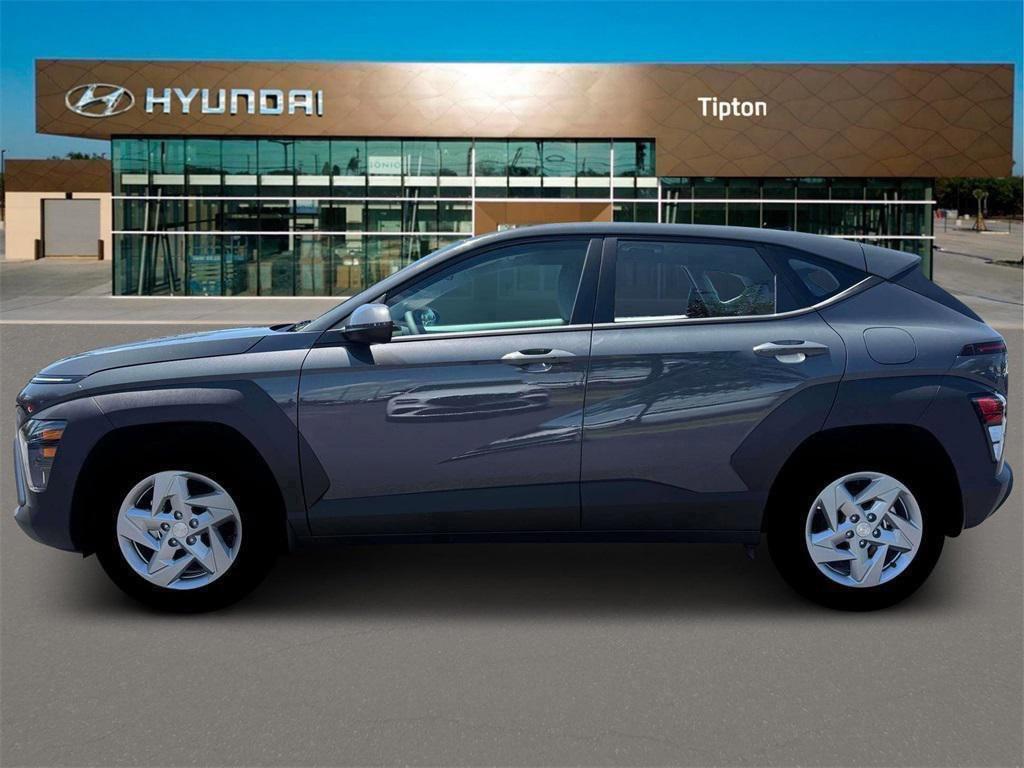 2026 Hyundai Kona SE photo 2