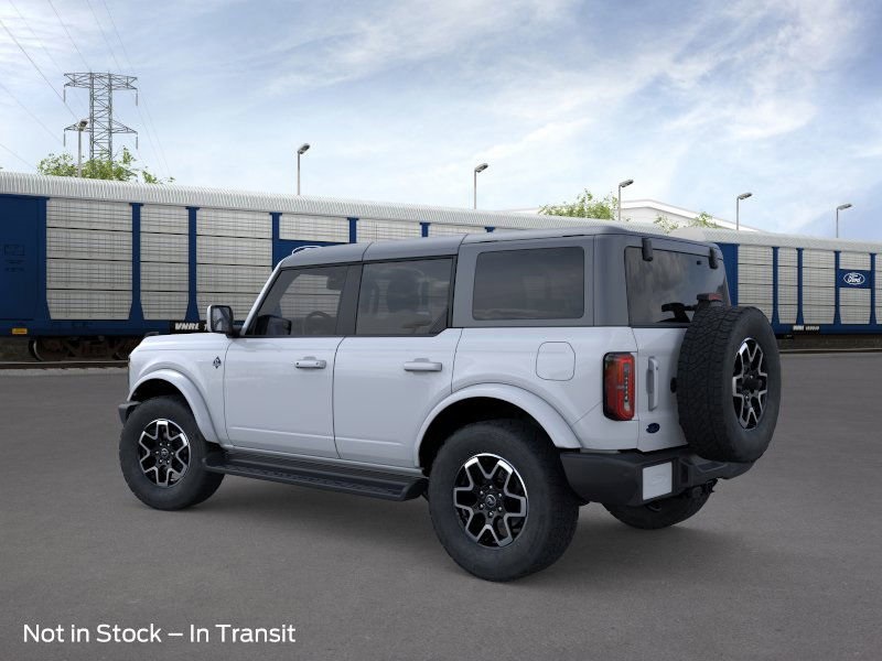 2025 Ford Bronco Outer Banks photo 2