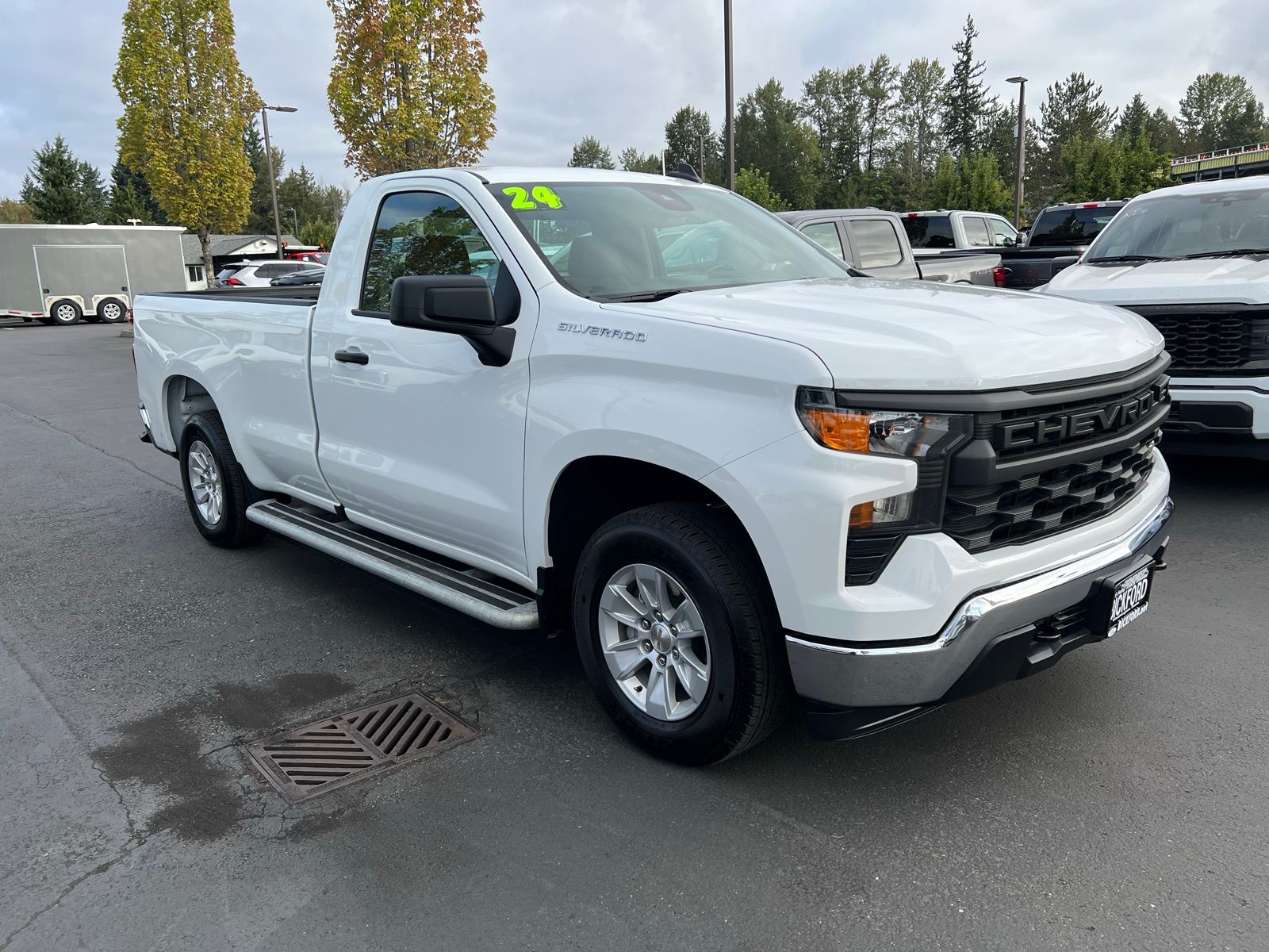 2024 Chevrolet Silverado 1500 photo 3