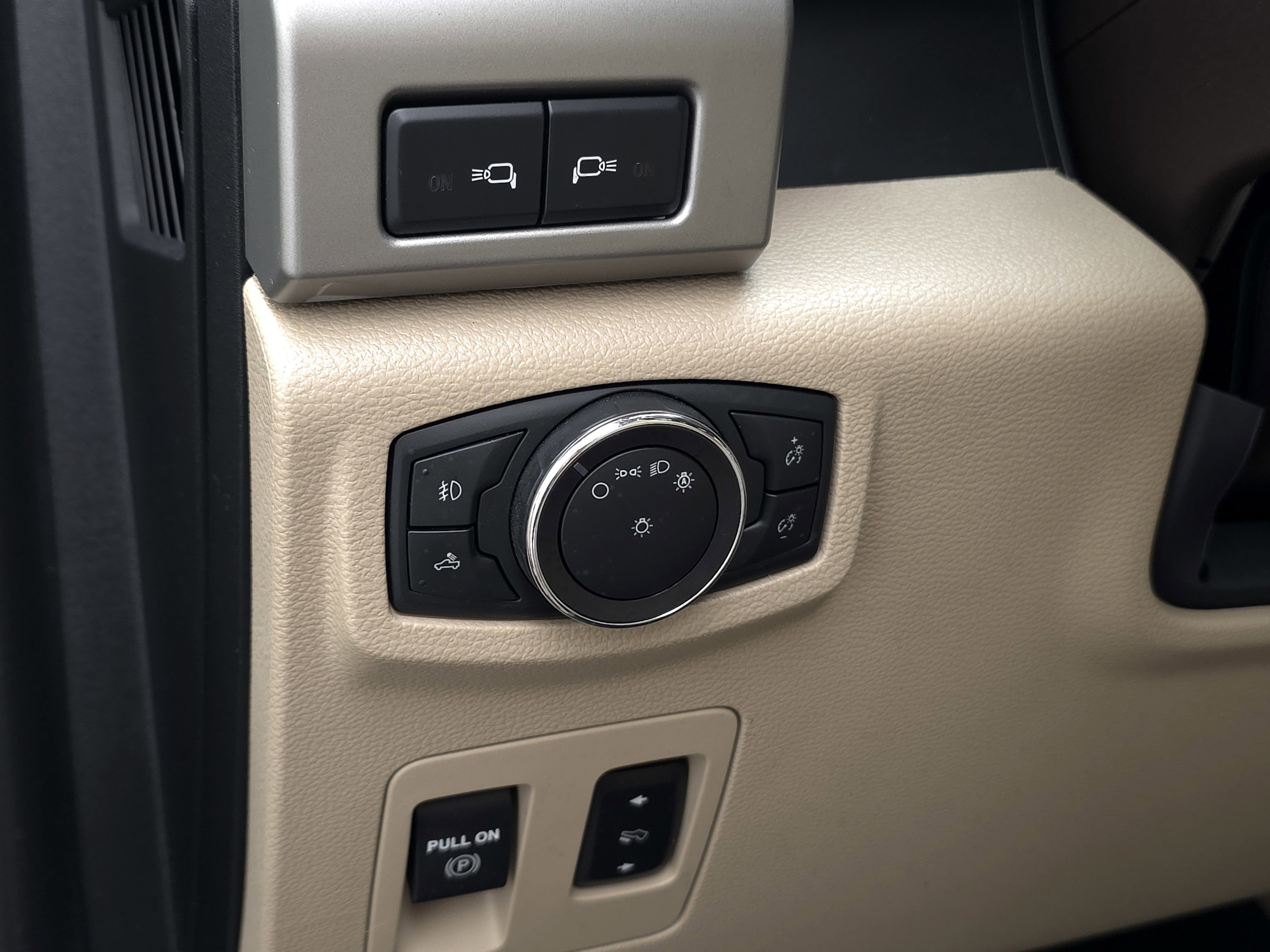 2019 Ford F-150 Lariat photo 19