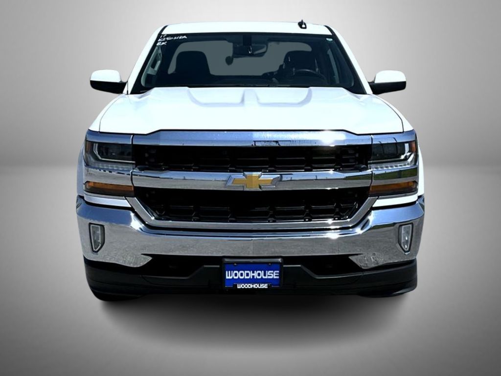 2017 Chevrolet Silverado 1500 LT photo 2