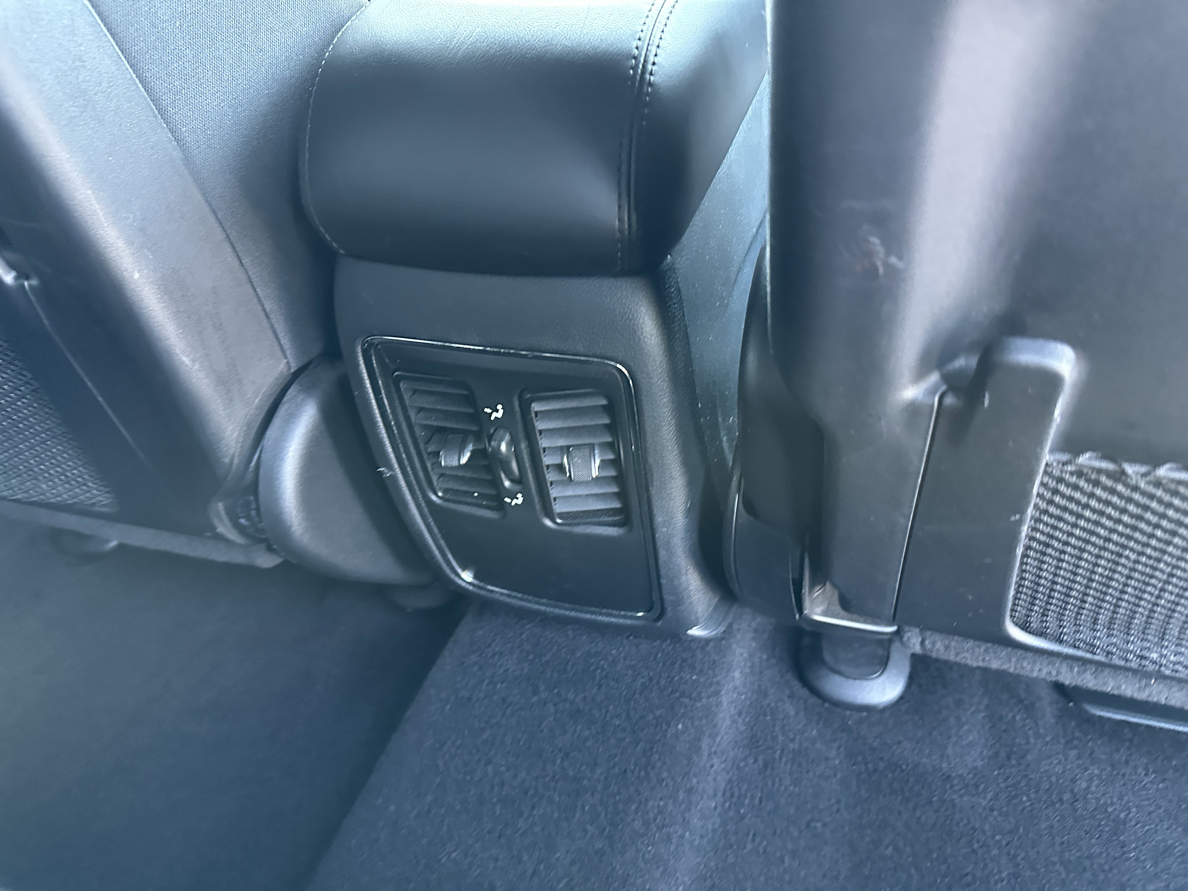 2020 Jeep Grand Cherokee Laredo E photo 3