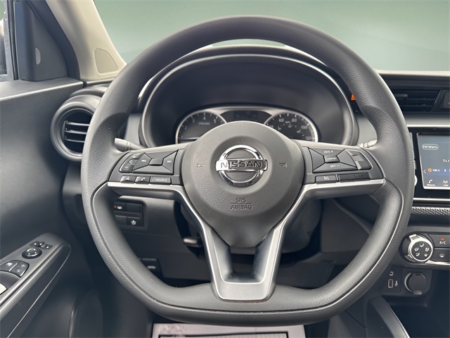 2021 Nissan Kicks S photo 13