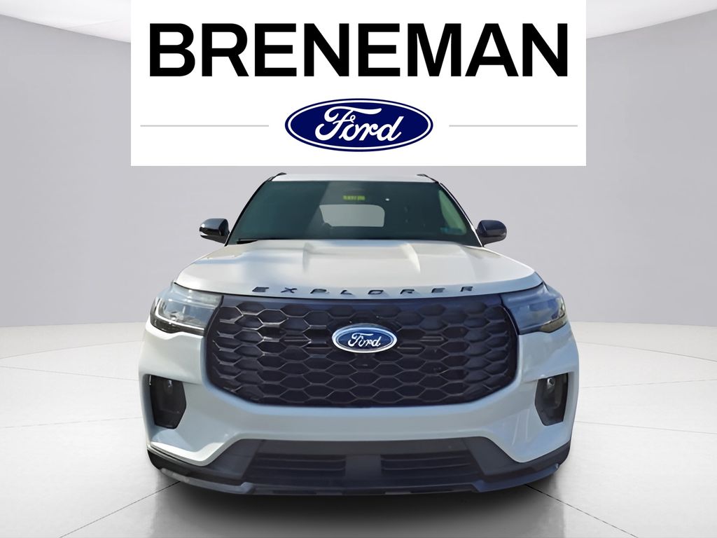 2025 Ford Explorer ST-Line photo 2