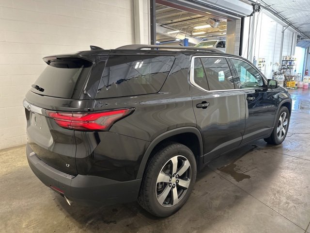 2022 Chevrolet Traverse Leather photo 2