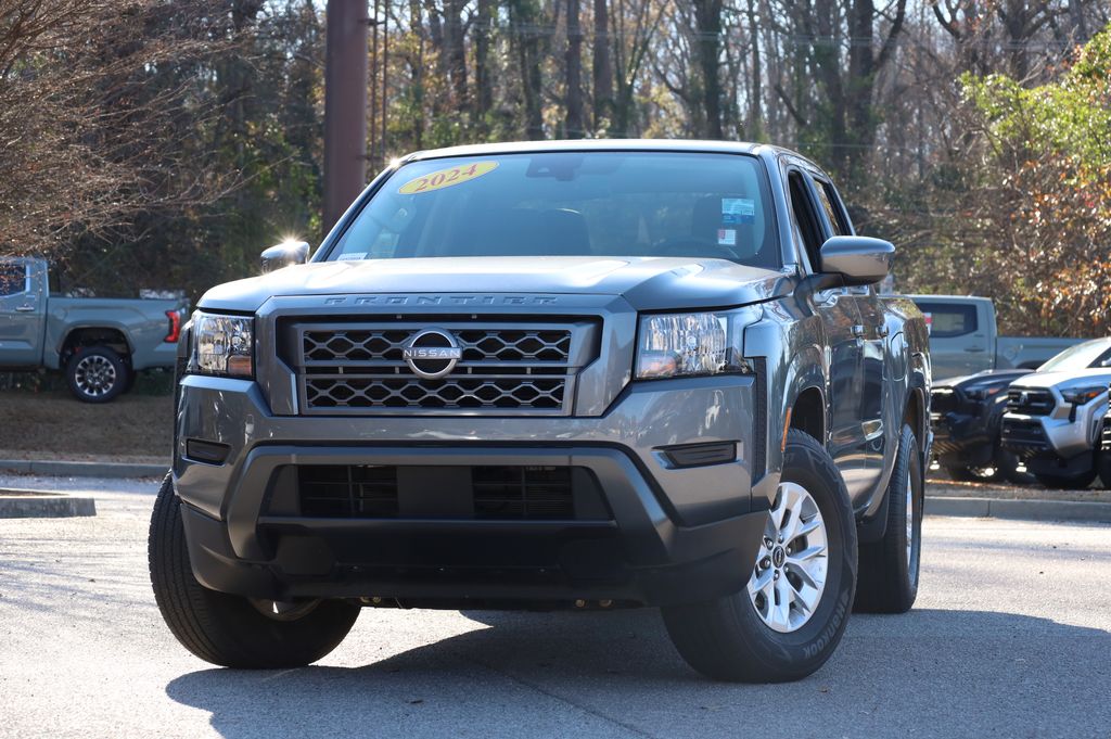 2024 Nissan Frontier SV's photo