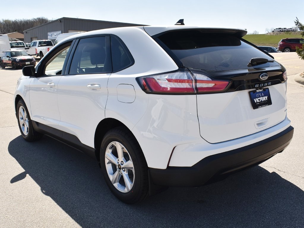 2024 Ford Edge SE photo 3