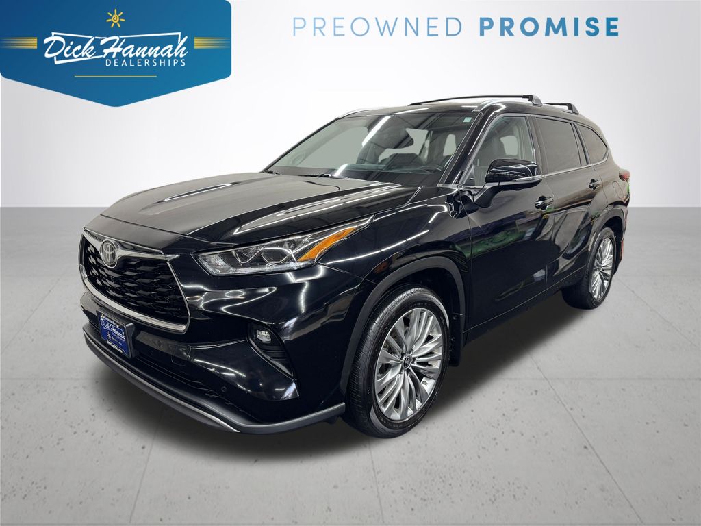 2023 Toyota Highlander Platinum's photo