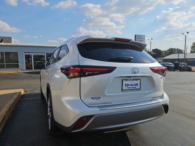 2025 Toyota Highlander Hybrid Platinum photo 3