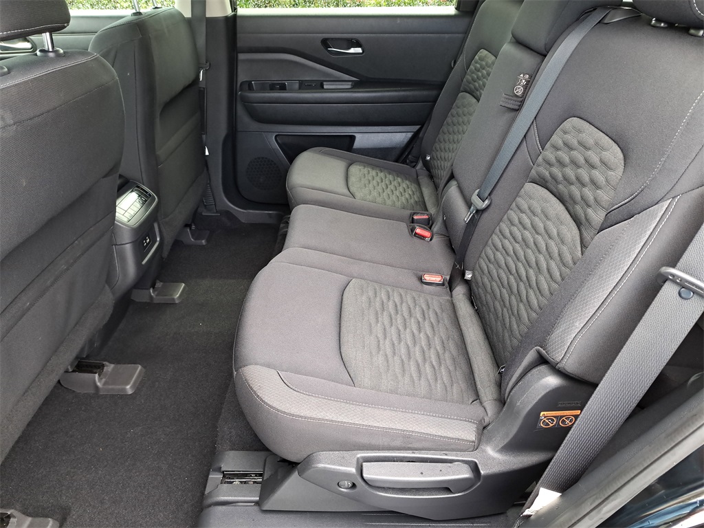 2022 Nissan Pathfinder S photo 12