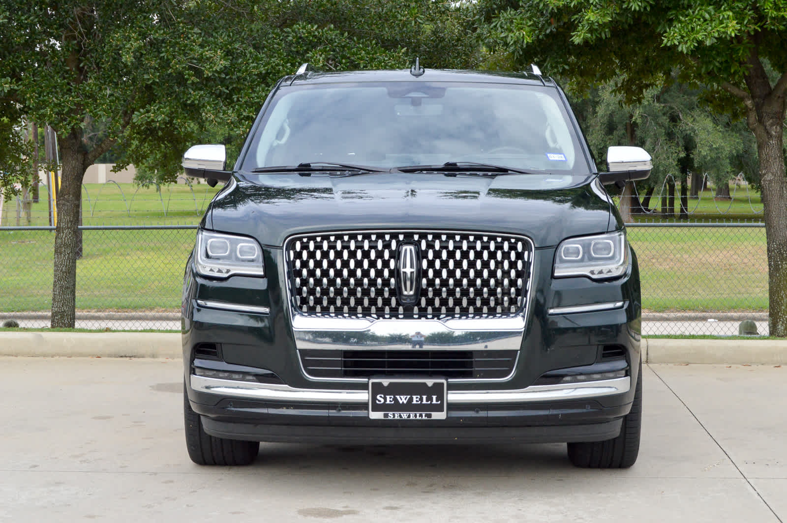 2023 Lincoln Navigator Black Label photo 2