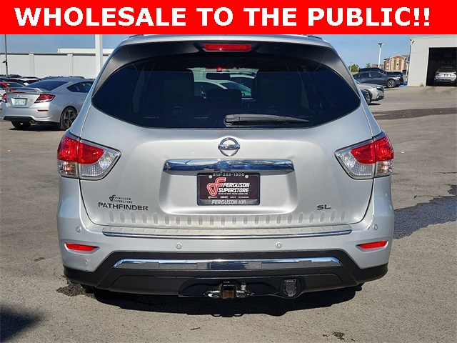 2015 Nissan Pathfinder SL photo 3