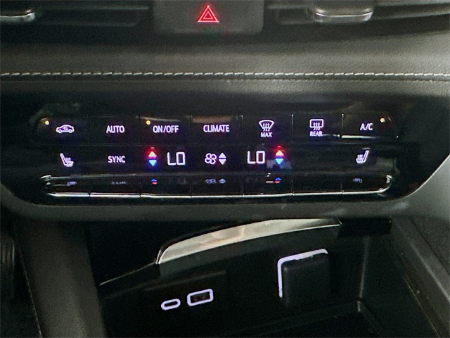 2023 Buick Envision Essence photo 12