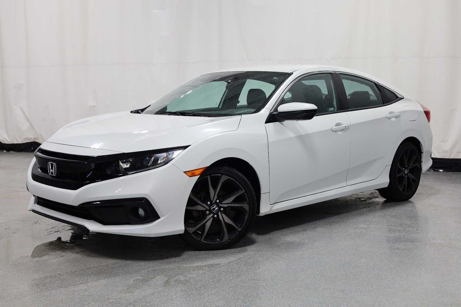 2019 Honda Civic Sport's photo
