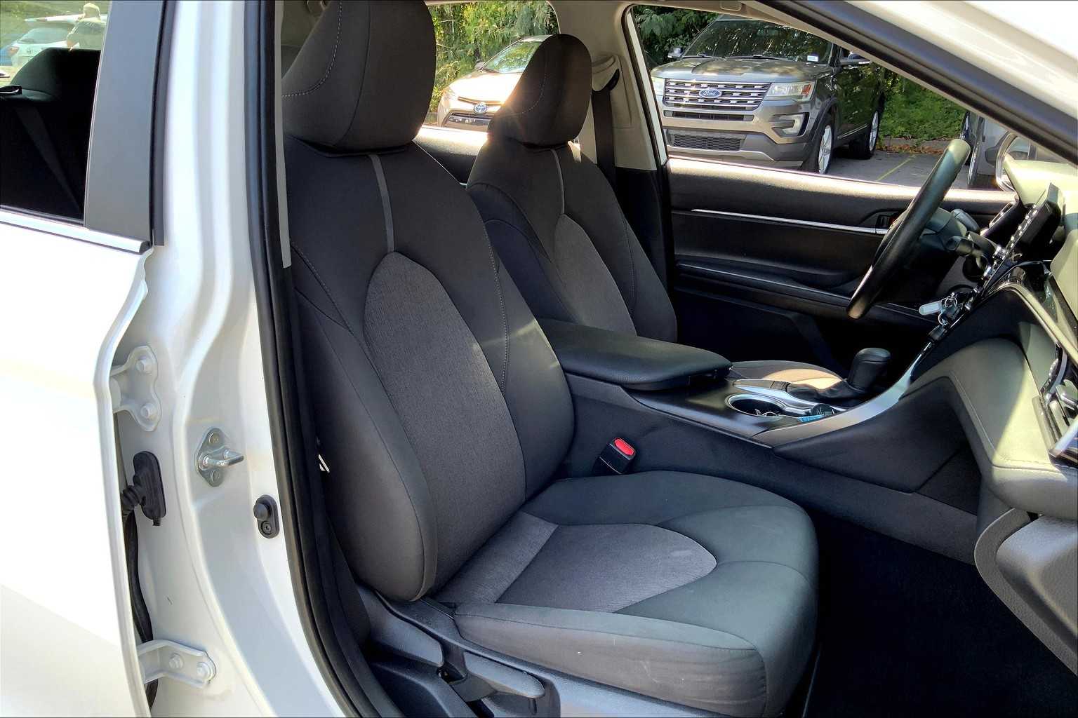 2023 Toyota Camry LE photo 16