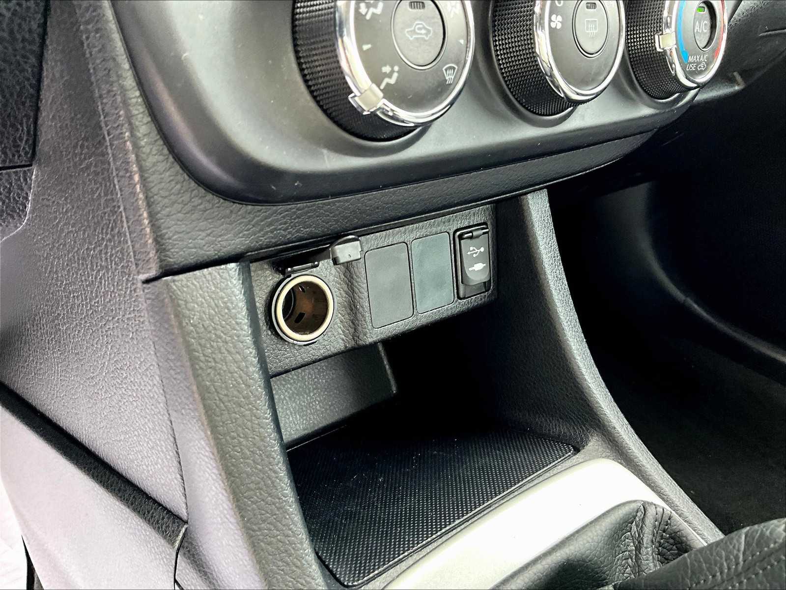 2016 Toyota Corolla L photo 26