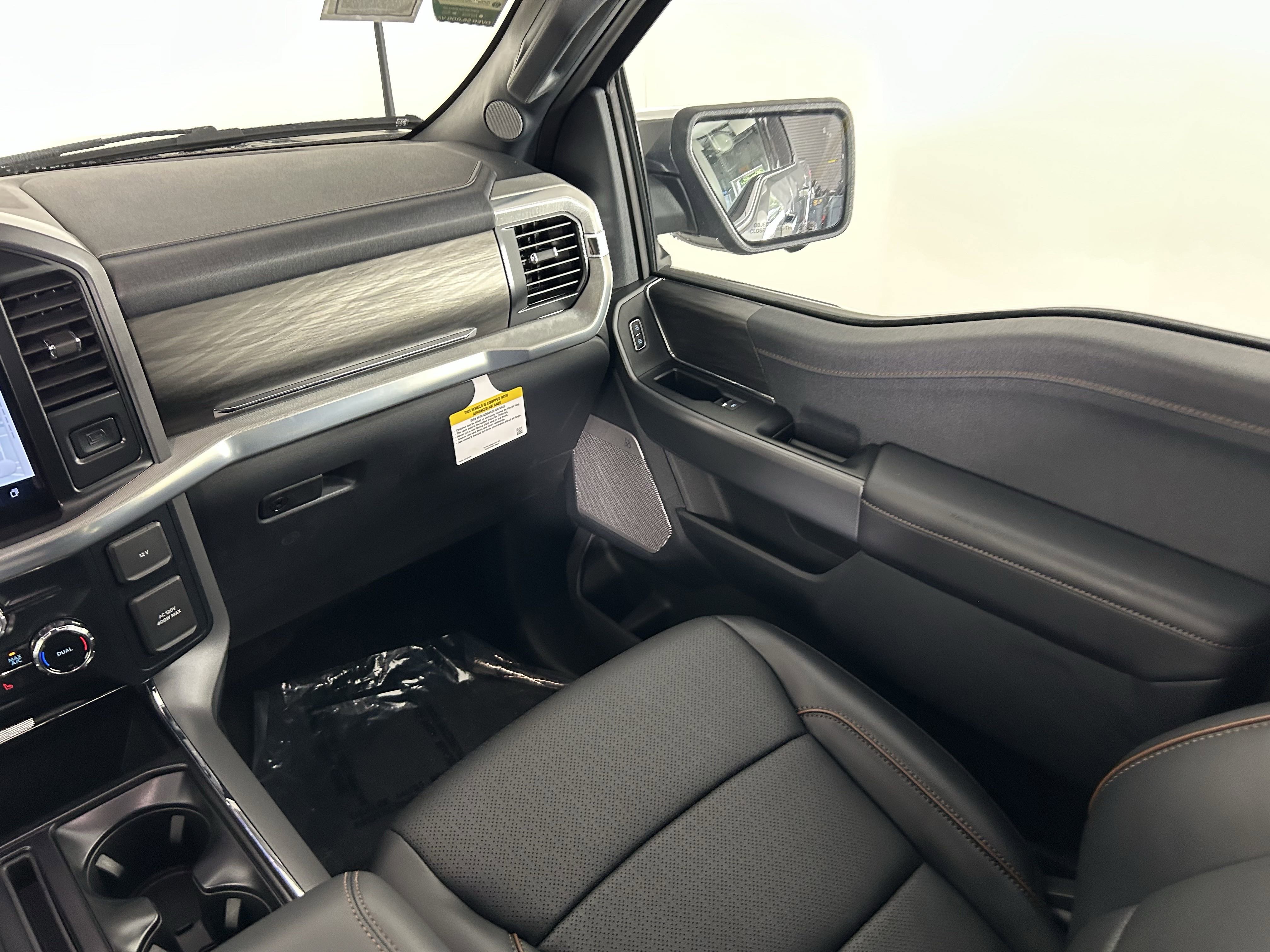 2025 Ford F-150 Lariat photo 14
