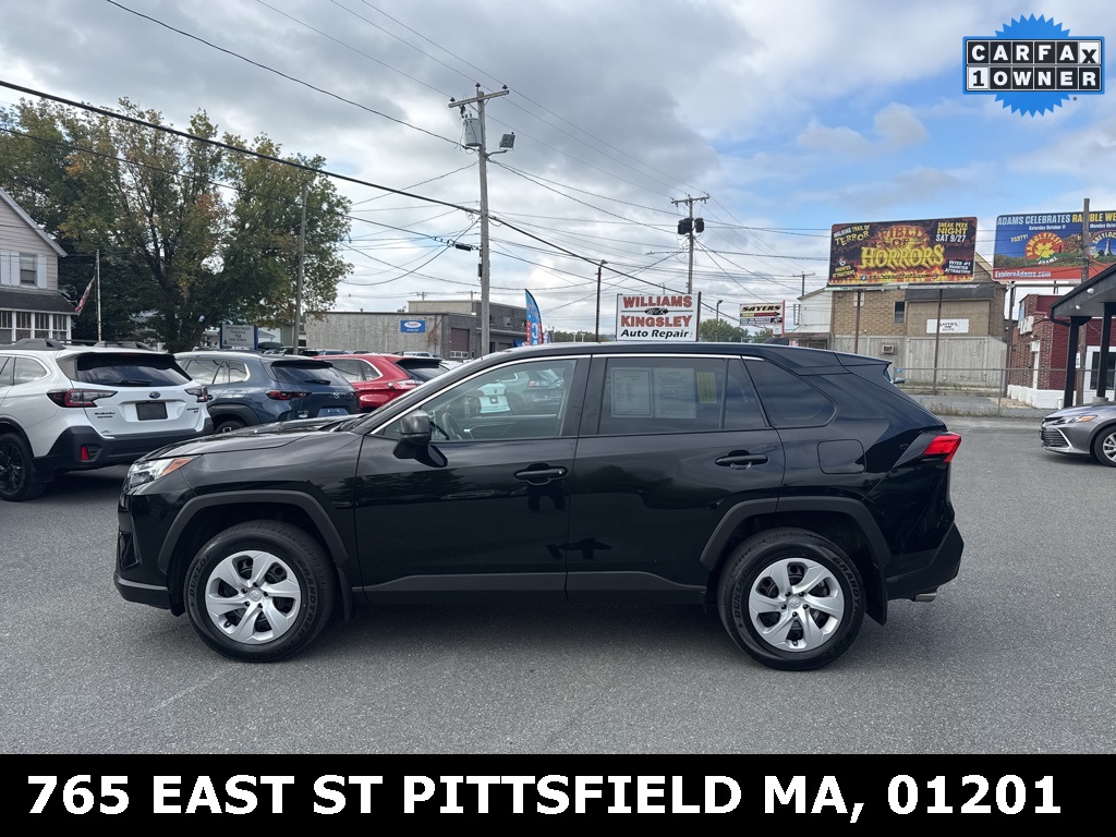 2024 Toyota RAV4 LE photo 2