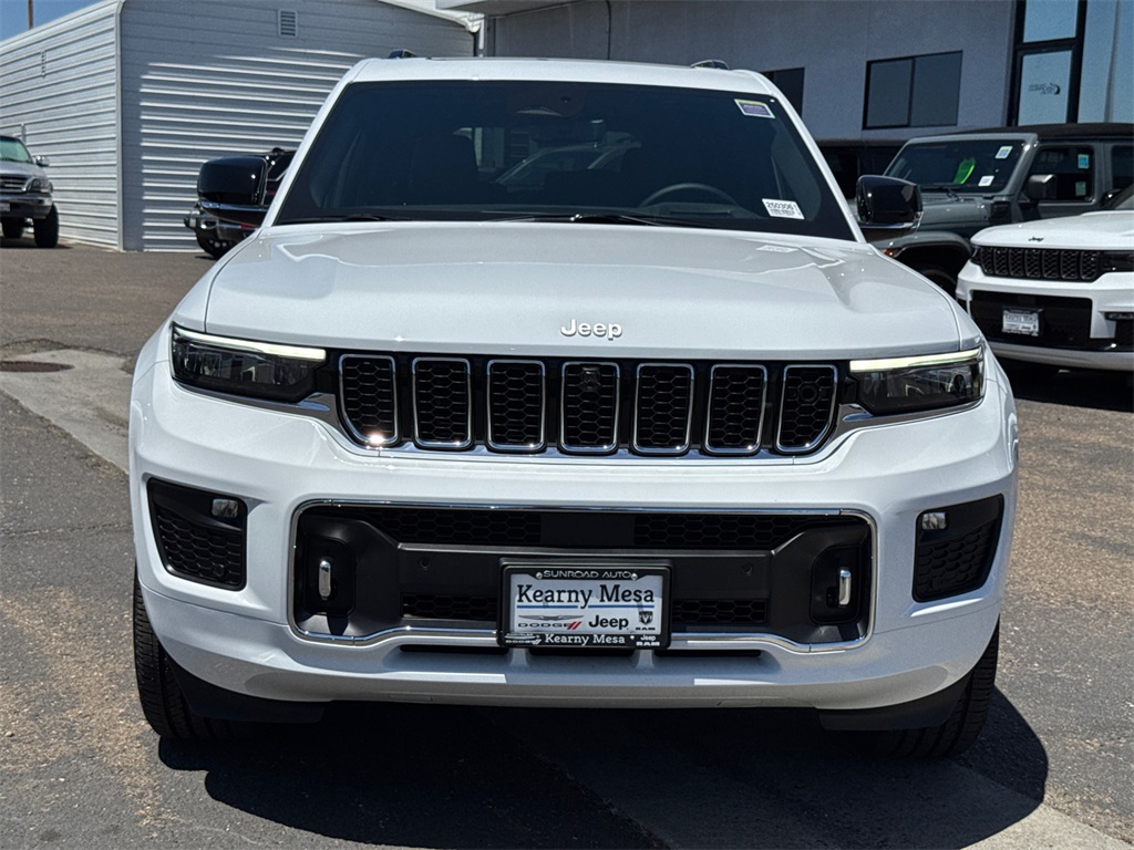 2025 Jeep Grand Cherokee Overland photo 5