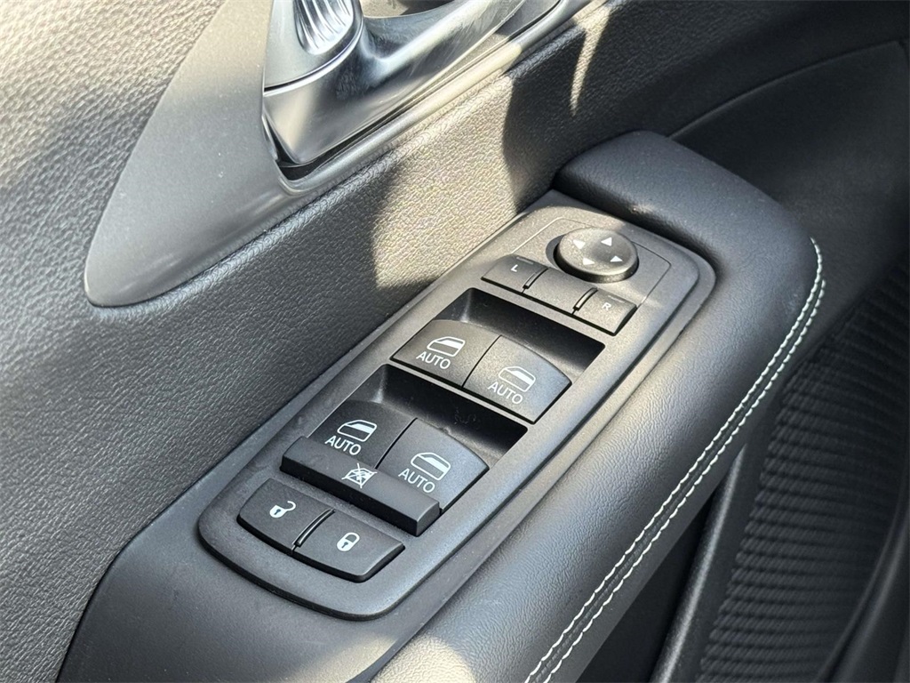 2026 Chrysler Voyager LX photo 26