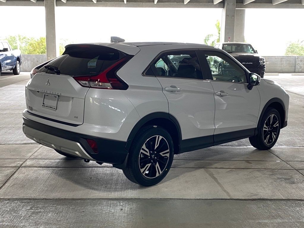 2023 Mitsubishi Eclipse Cross SE photo 3