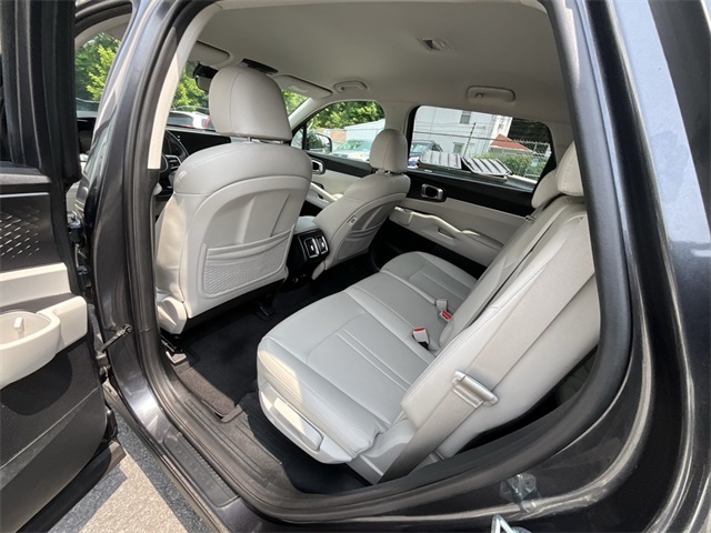 2022 Kia Sorento S photo 18