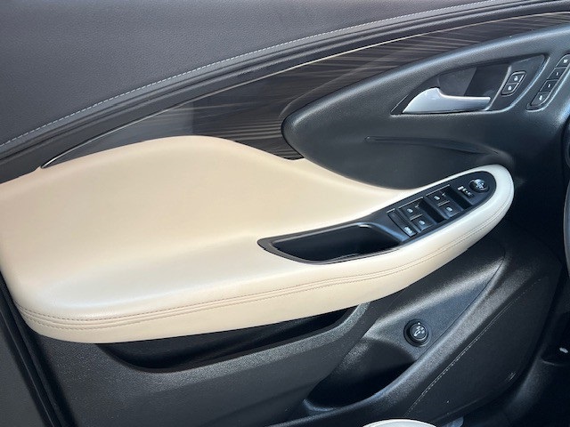 2020 Buick Envision Essence photo 31