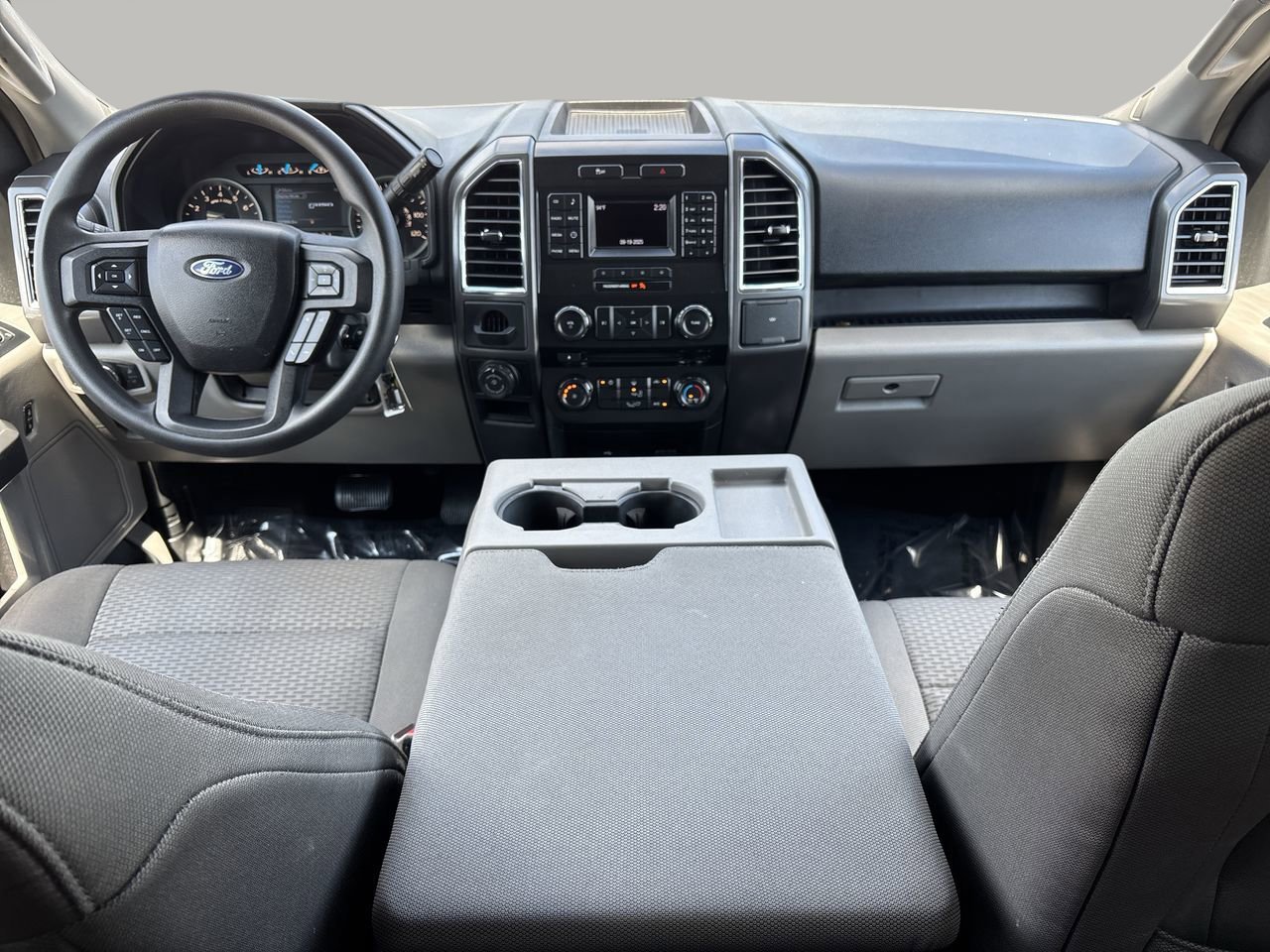 2016 Ford F-150 XLT photo 12