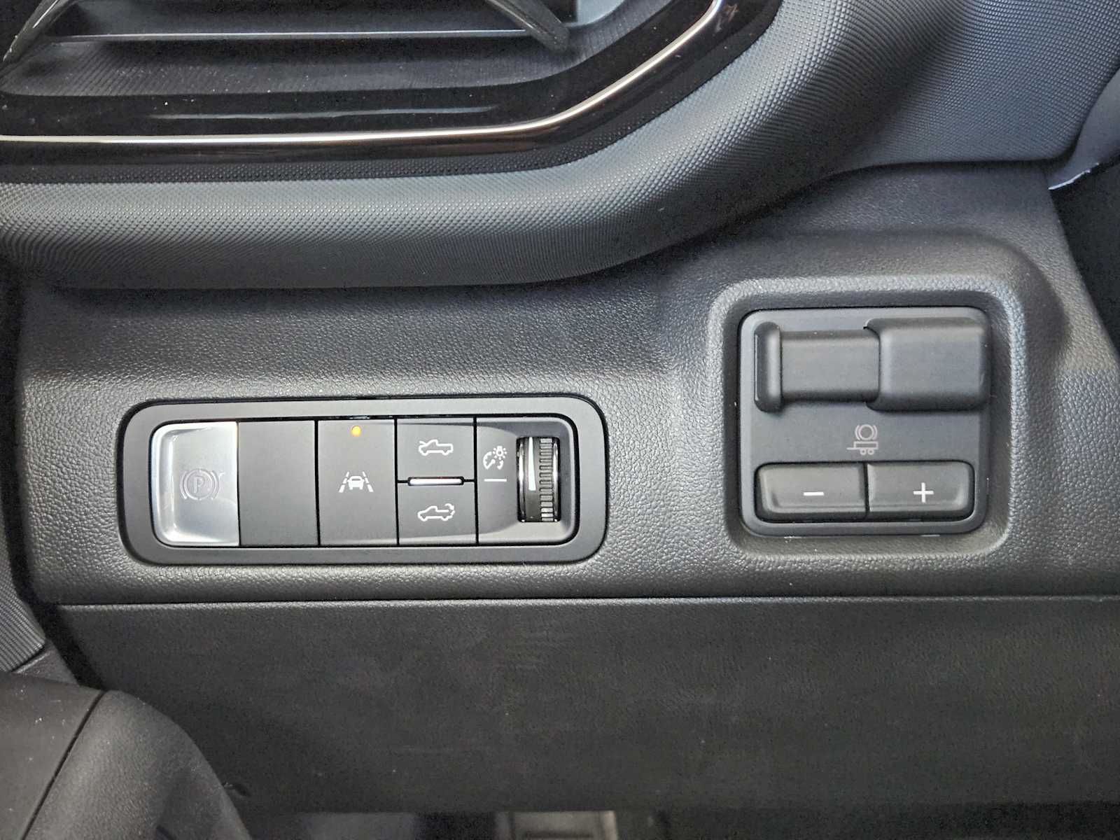 2026 Chevrolet Silverado photo 16