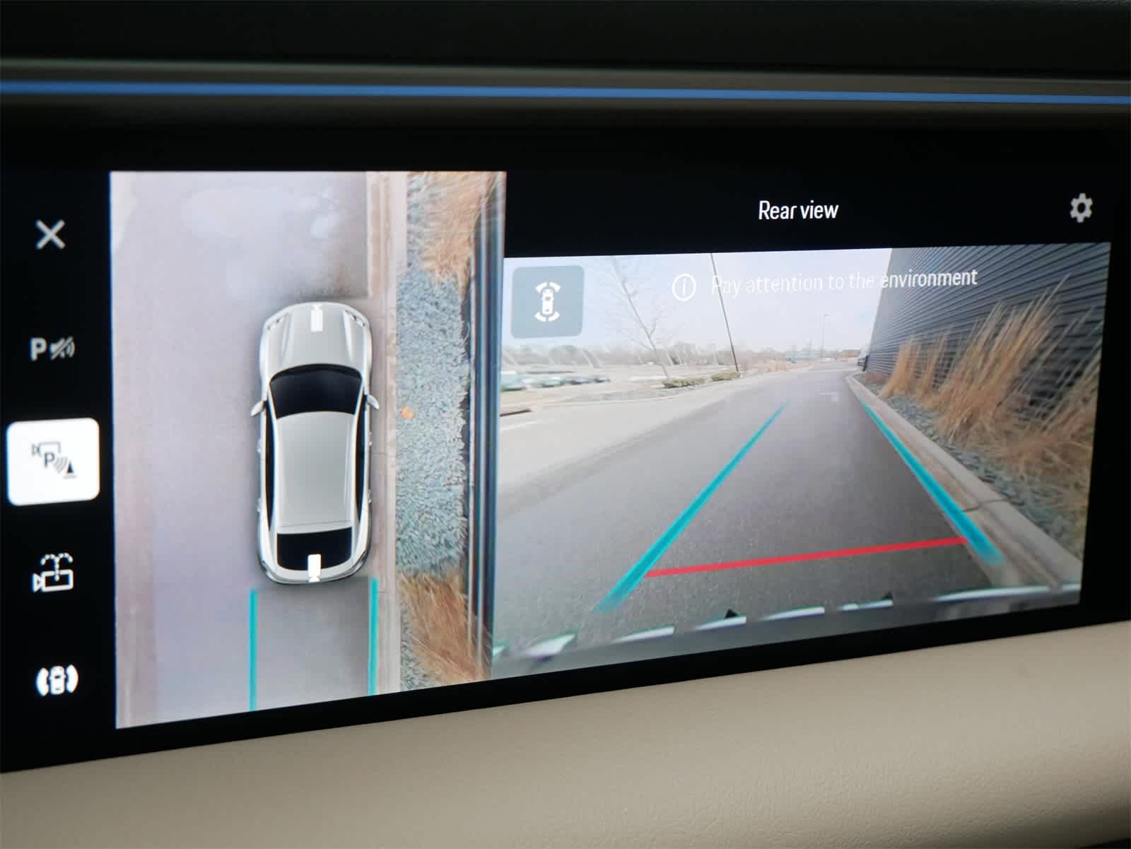 2025 Porsche Macan Electric photo 20