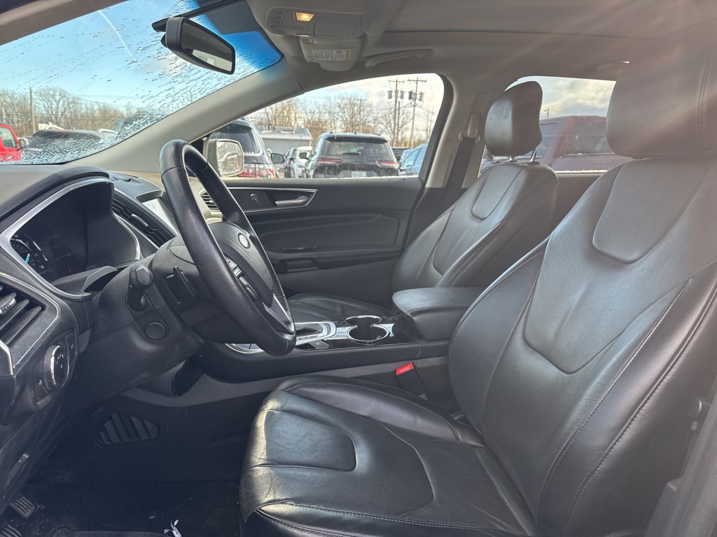 2017 Ford Edge Titanium photo 4