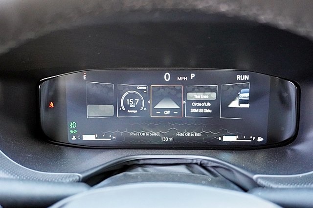 New 2025 Silver Zynith Metallic Clear-Coat Exterior Paint Jeep Limited image 37