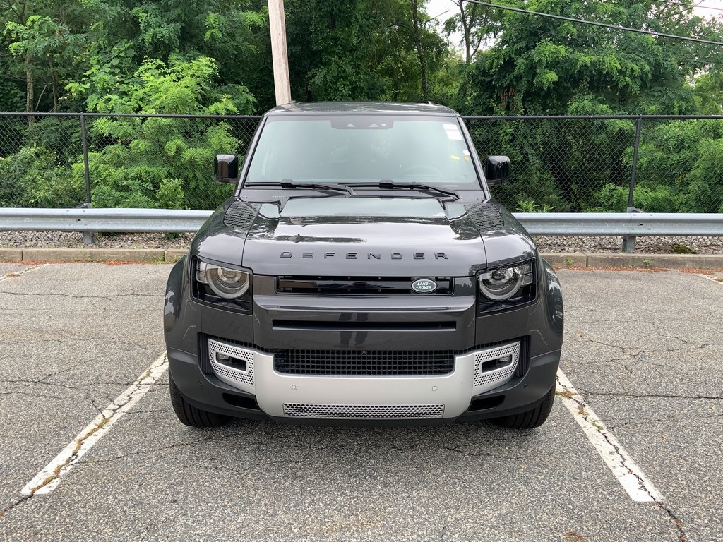 2024 Land Rover Defender 130 S photo 2