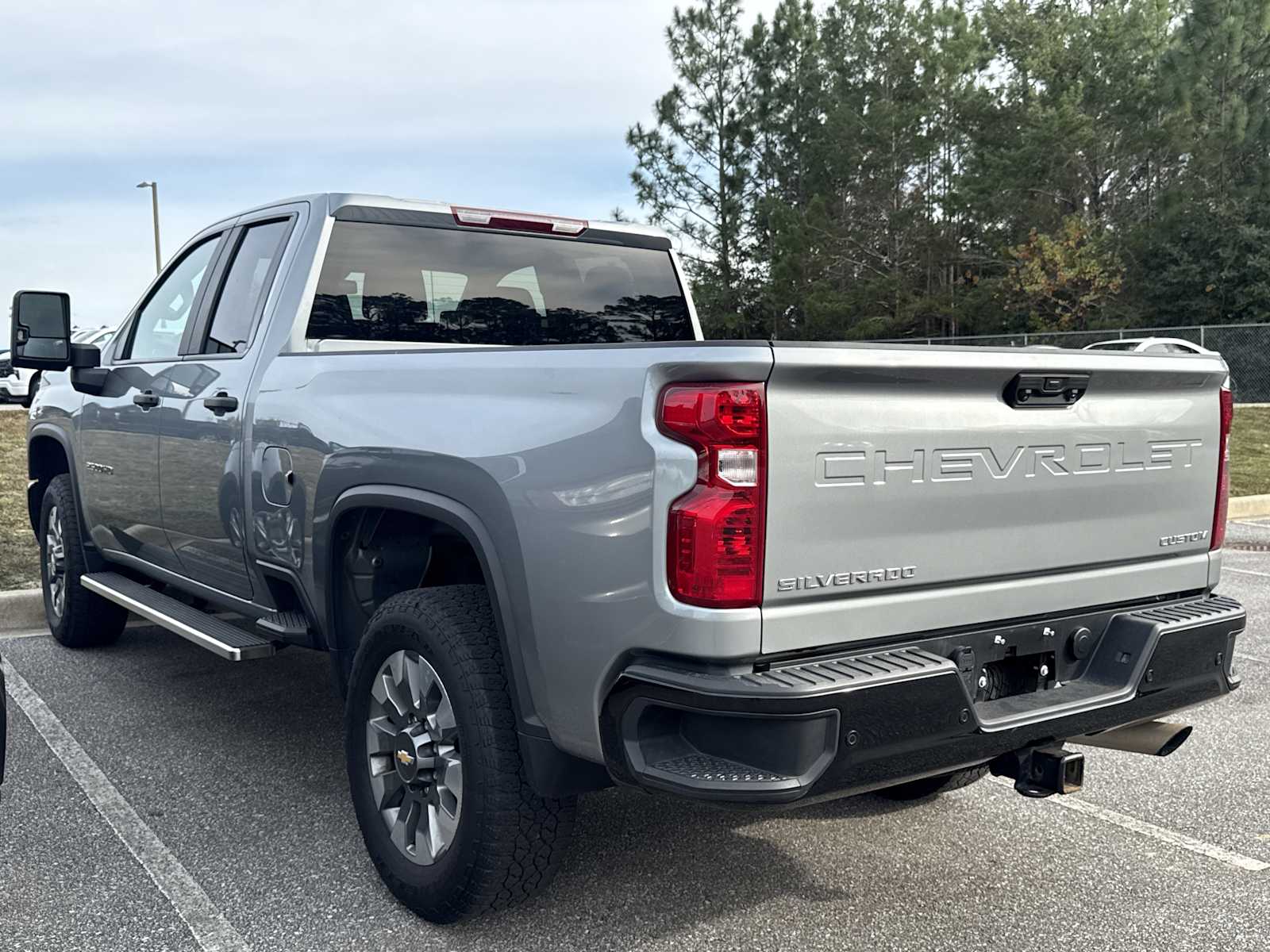 2025 Chevrolet Silverado 2500HD Custom photo 3