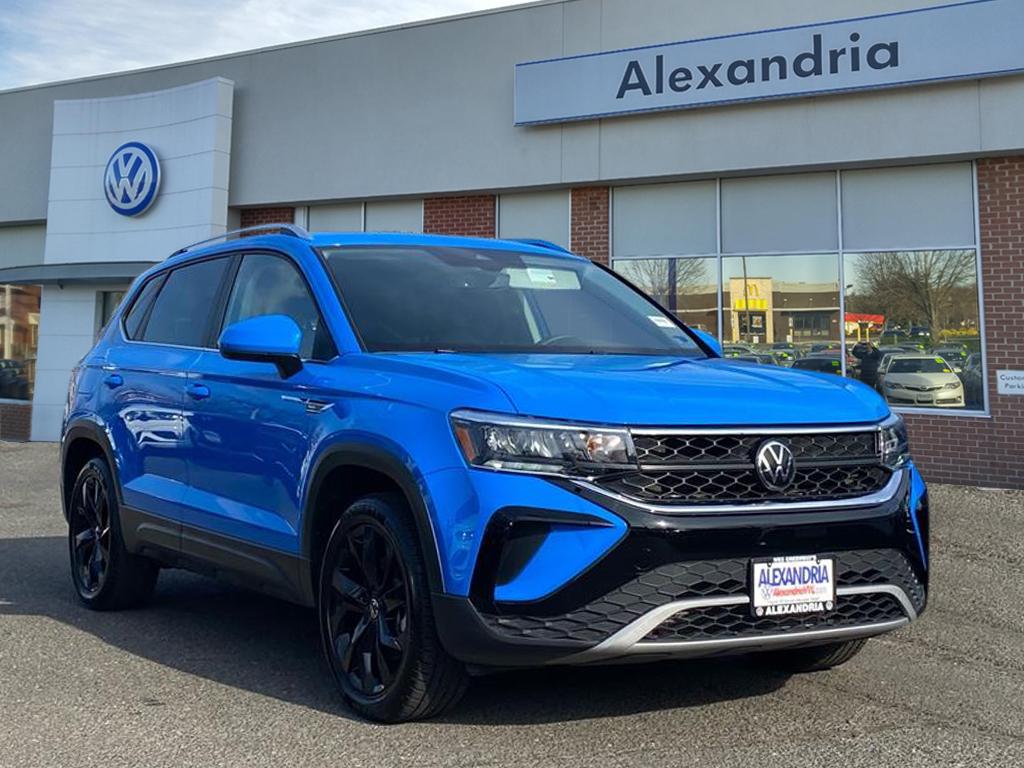 2023 Volkswagen Taos SE's photo