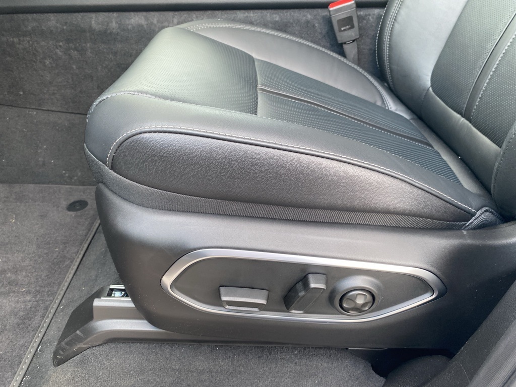 2025 Jeep Wagoneer L Base photo 16