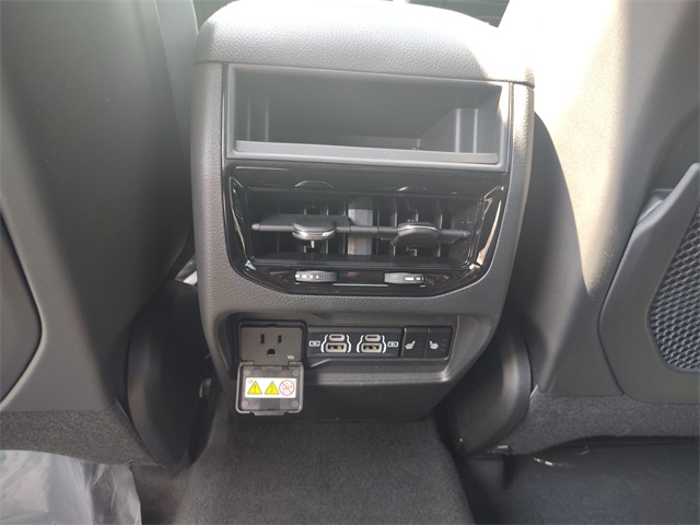 2025 Jeep Grand Cherokee Limited photo 33