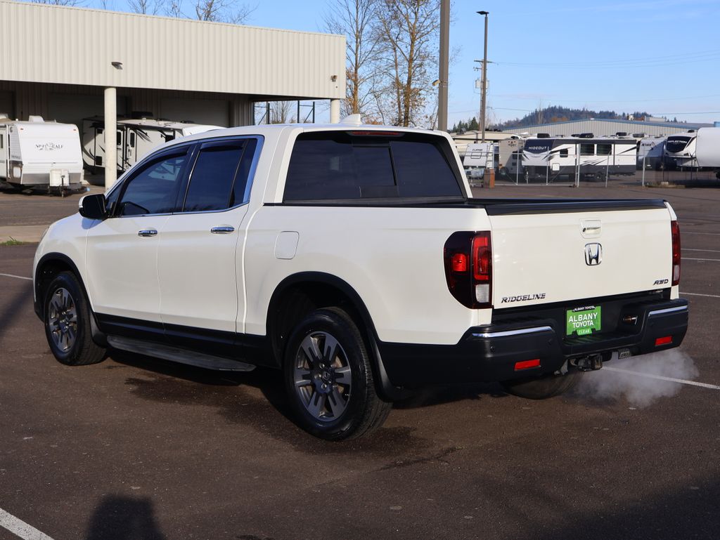 2017 Honda Ridgeline RTL-E photo 4